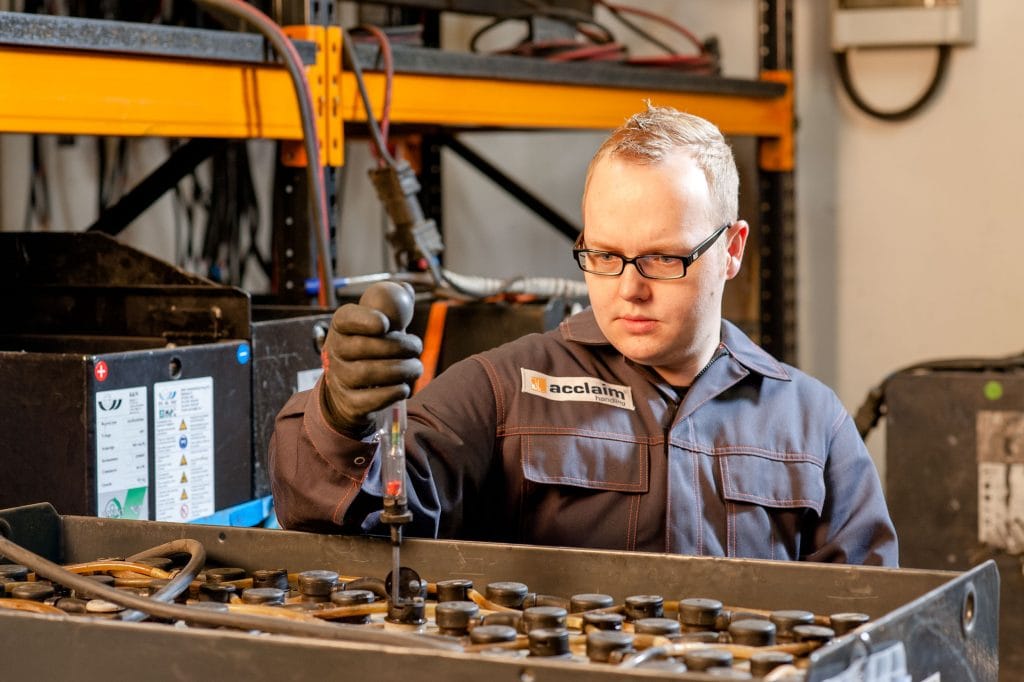 Forklift battery supply and charging