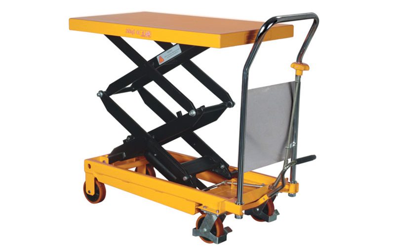 Lift tables for use in production areas, workshops and stores