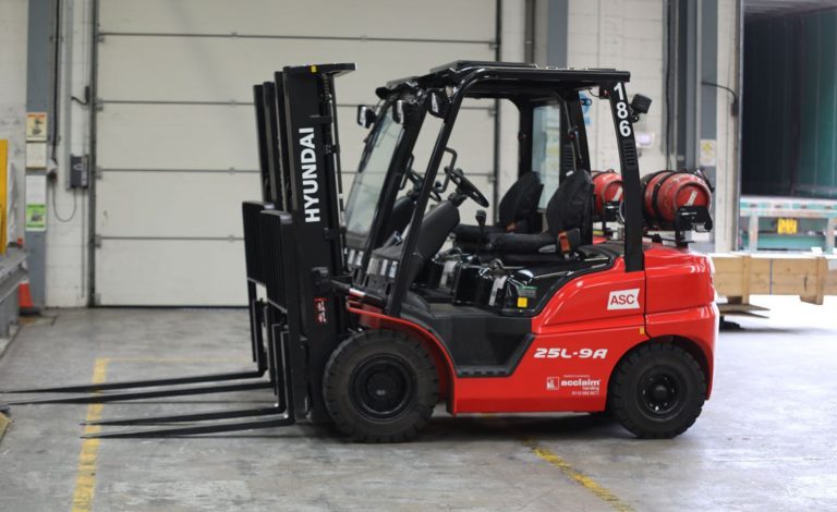 Should I Repair or Replace My Forklift?