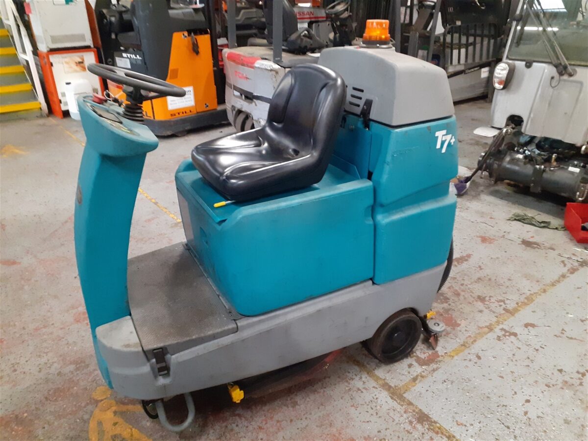 Used TENNANT T7 Scrubber Drier