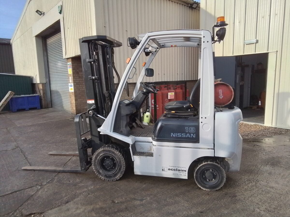 Used NISSAN P1D1A18LQ LP Gas Forklift