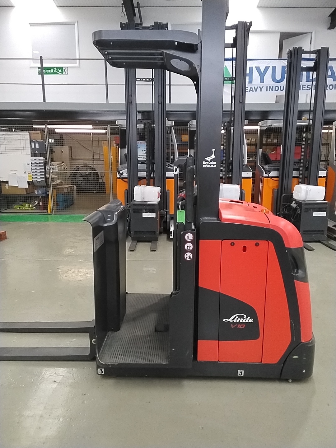 Used LINDE V10 Order Pickers & VNA Equipment