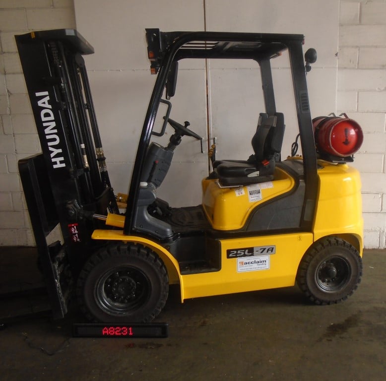 Used HYUNDAI 25L-7A LP Gas Forklift