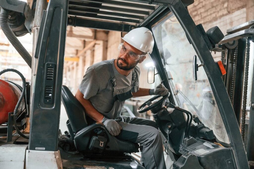 Identifying and Managing Forklift Blind Spots