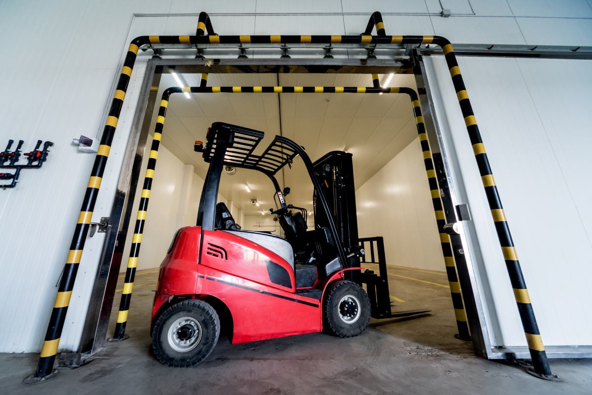 Lithium-Ion vs Lead-Acid Forklift Batteries: Which One Is Better?