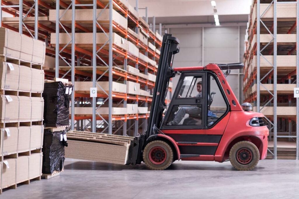 Side Shifters vs Fork Positioners: What’s the Difference?