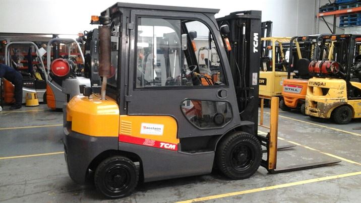 Used TCM FD25T3 Diesel Forklift