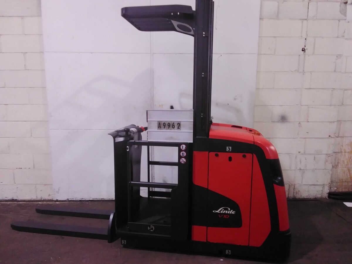 Used LINDE V10 Order Pickers & VNA Equipment