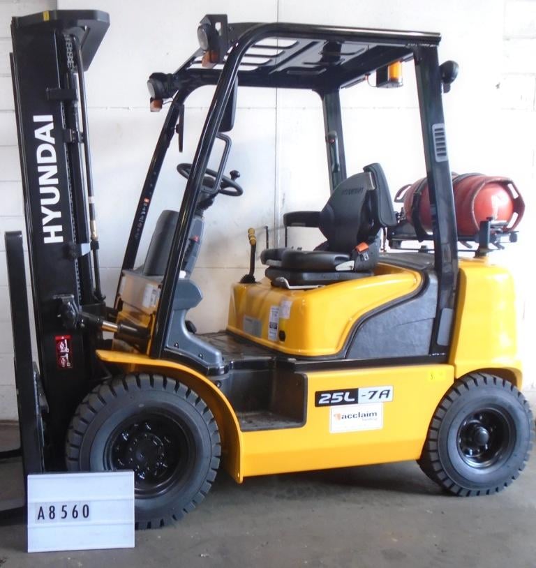 Used HYUNDAI 25L-7A LP Gas Forklift