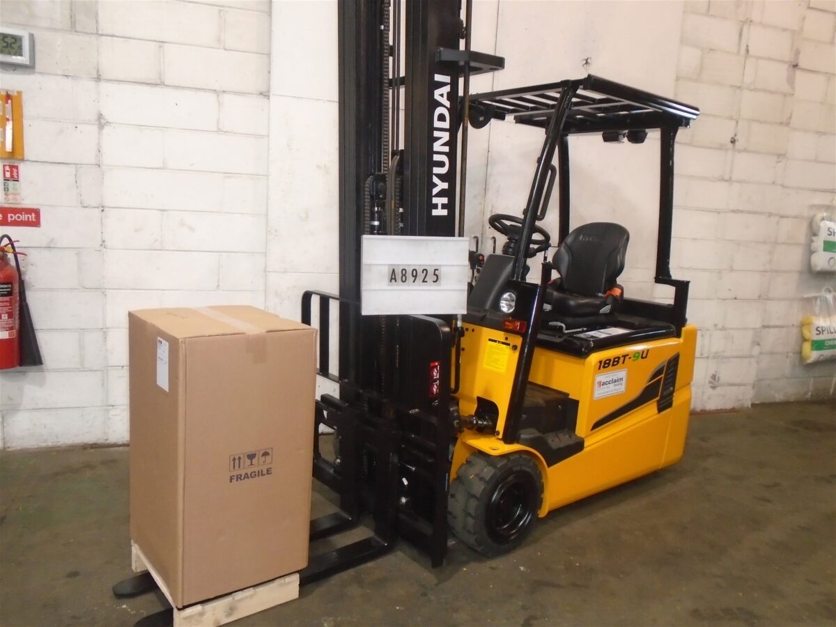 Used HYUNDAI 18BT-9U Electric Forklift