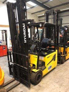 HYUNDAI 18BT-9 Electric Forklift