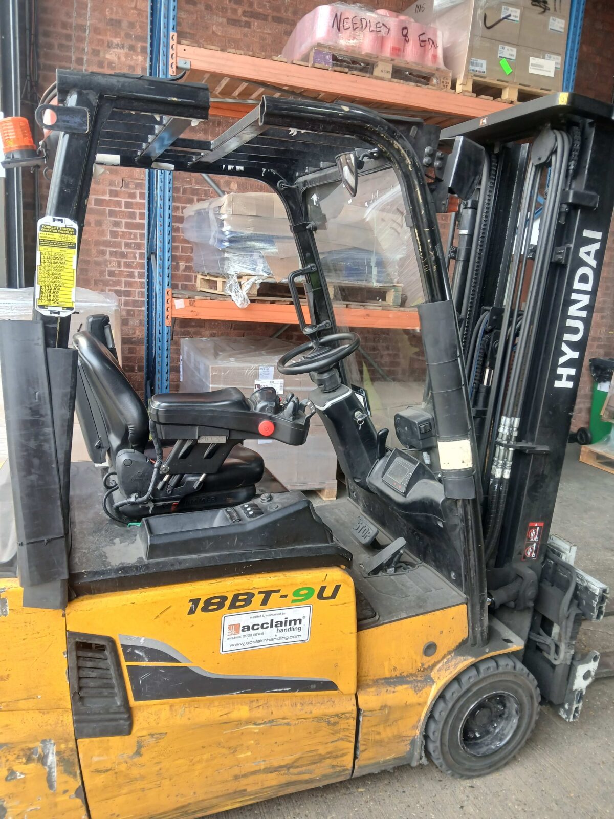Used HYUNDAI 18BT-9U Electric Forklift