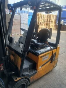 HYUNDAI 18BT-9U Electric Forklift