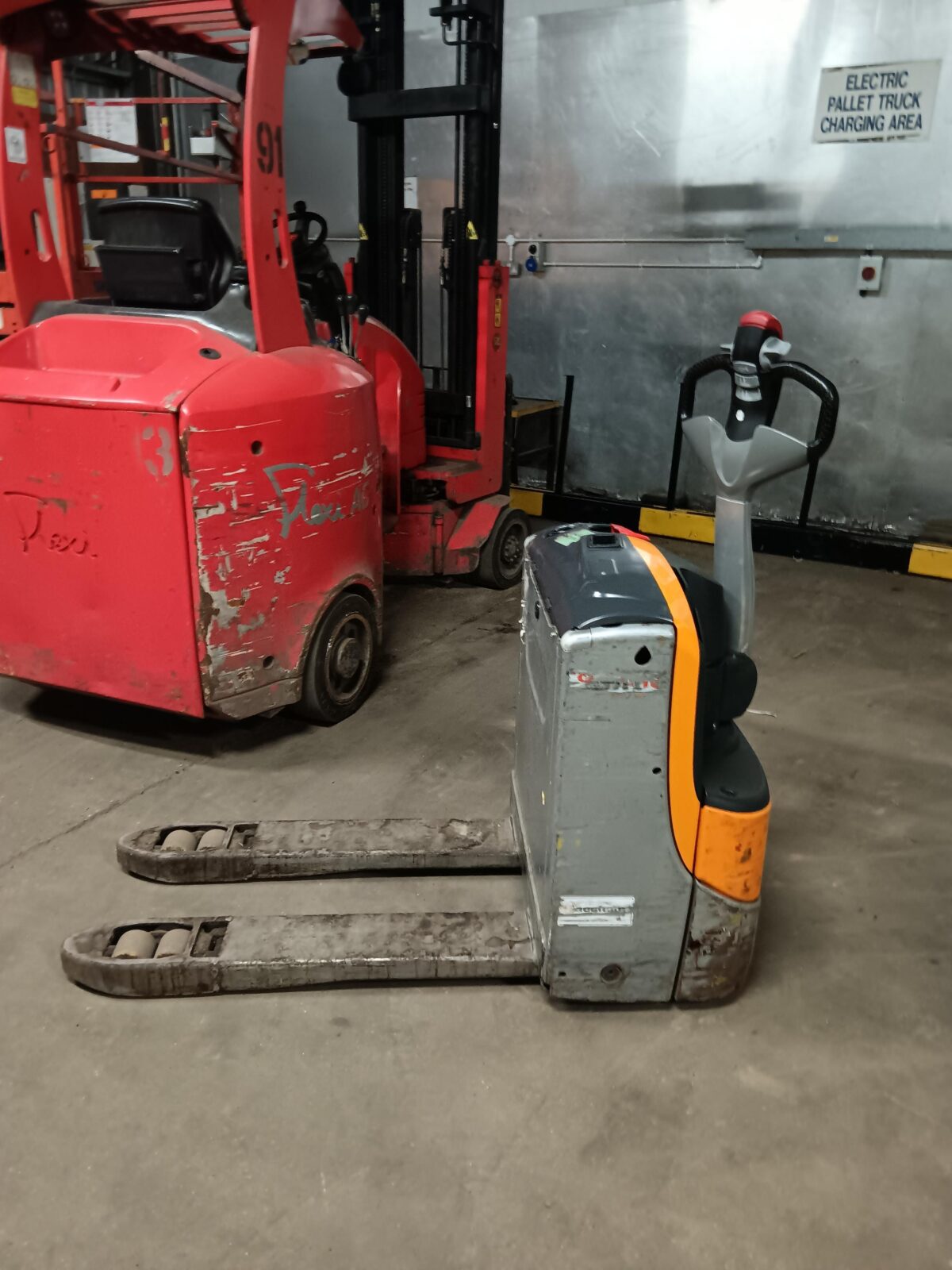 Used STILL EXU 18 Powered Pallet Truck