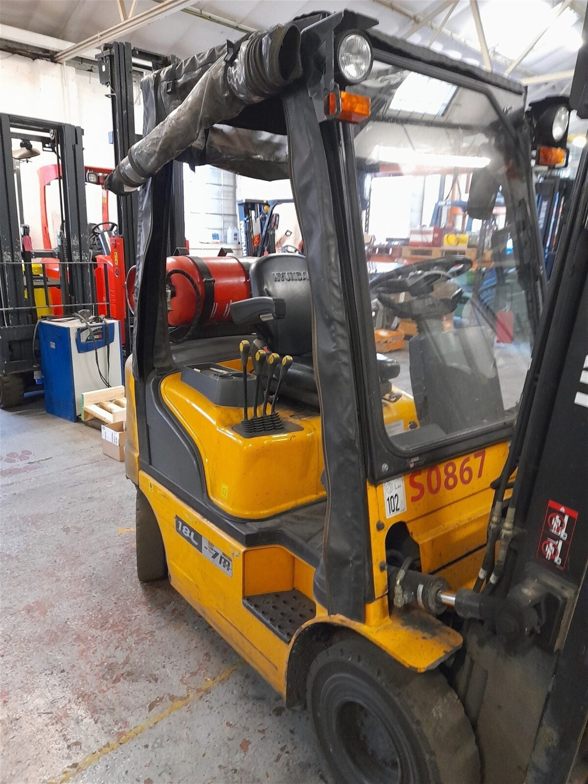 Used HYUNDAI 18L-7M LP Gas Forklift