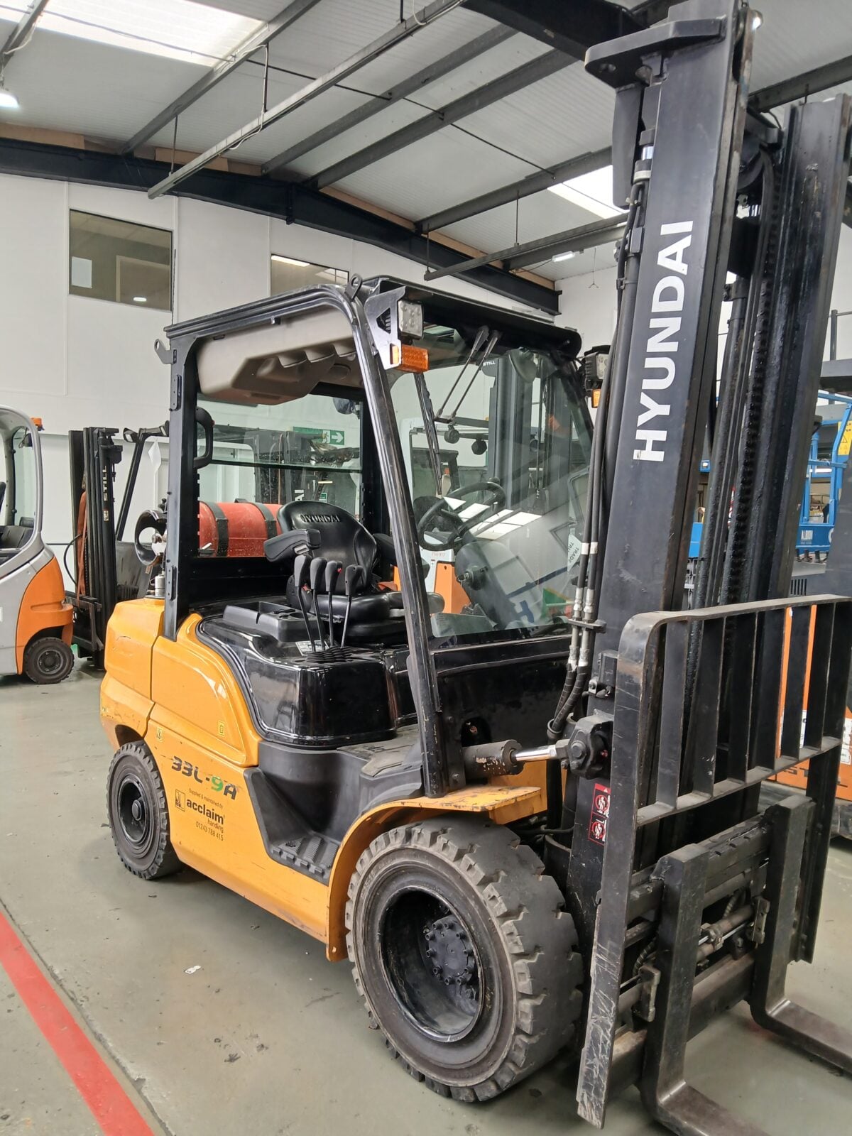 Used HYUNDAI 33L-9A LP Gas Forklift