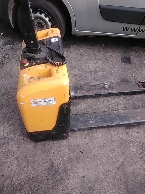 HYUNDAI 15EP