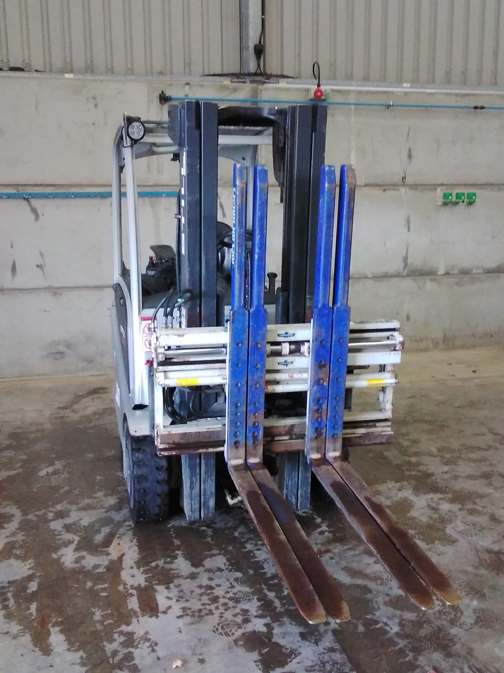 CASCADE DOUBLE PALLET HANDLER