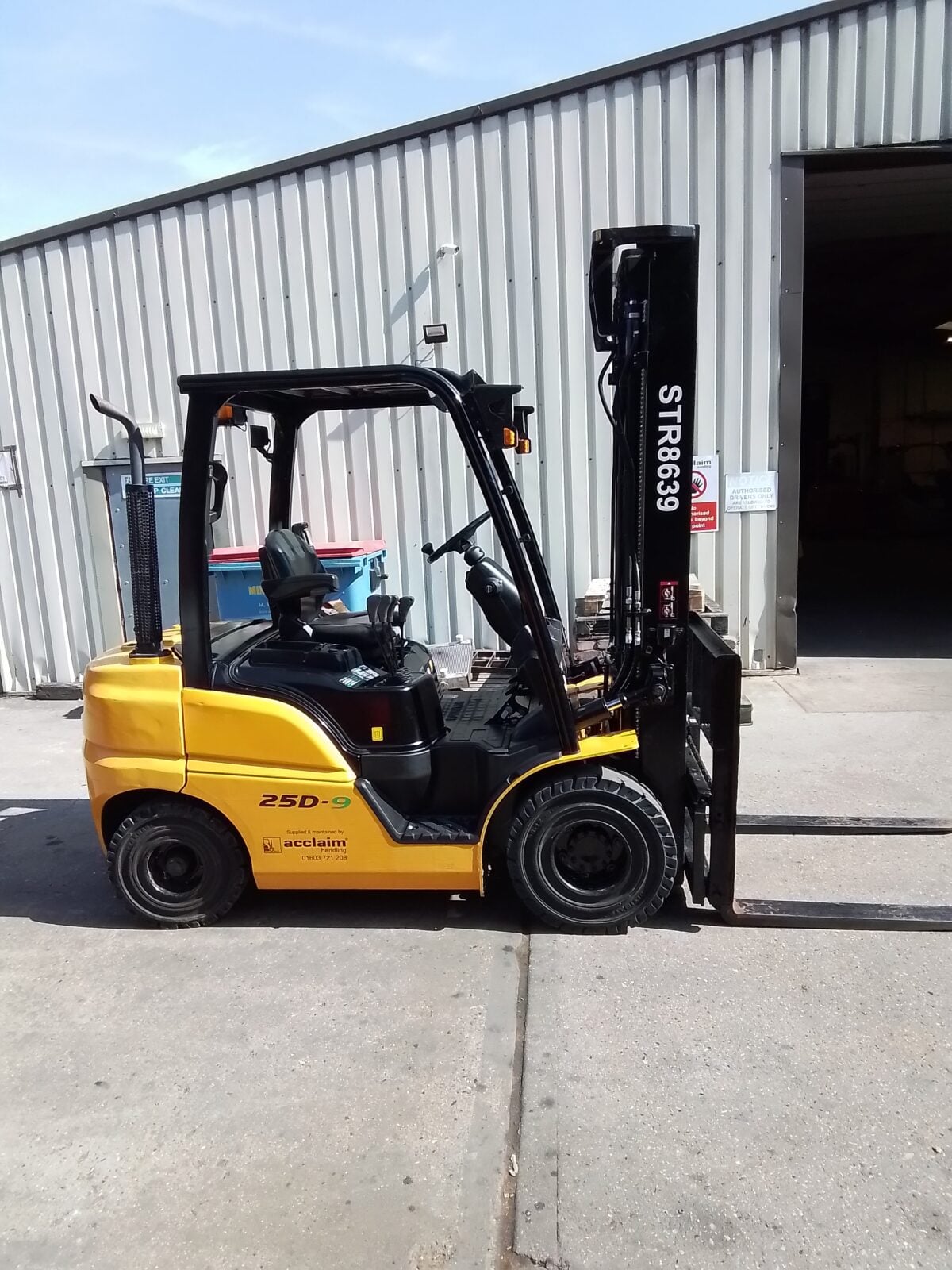 Used HYUNDAI 25D-9 Diesel Forklift