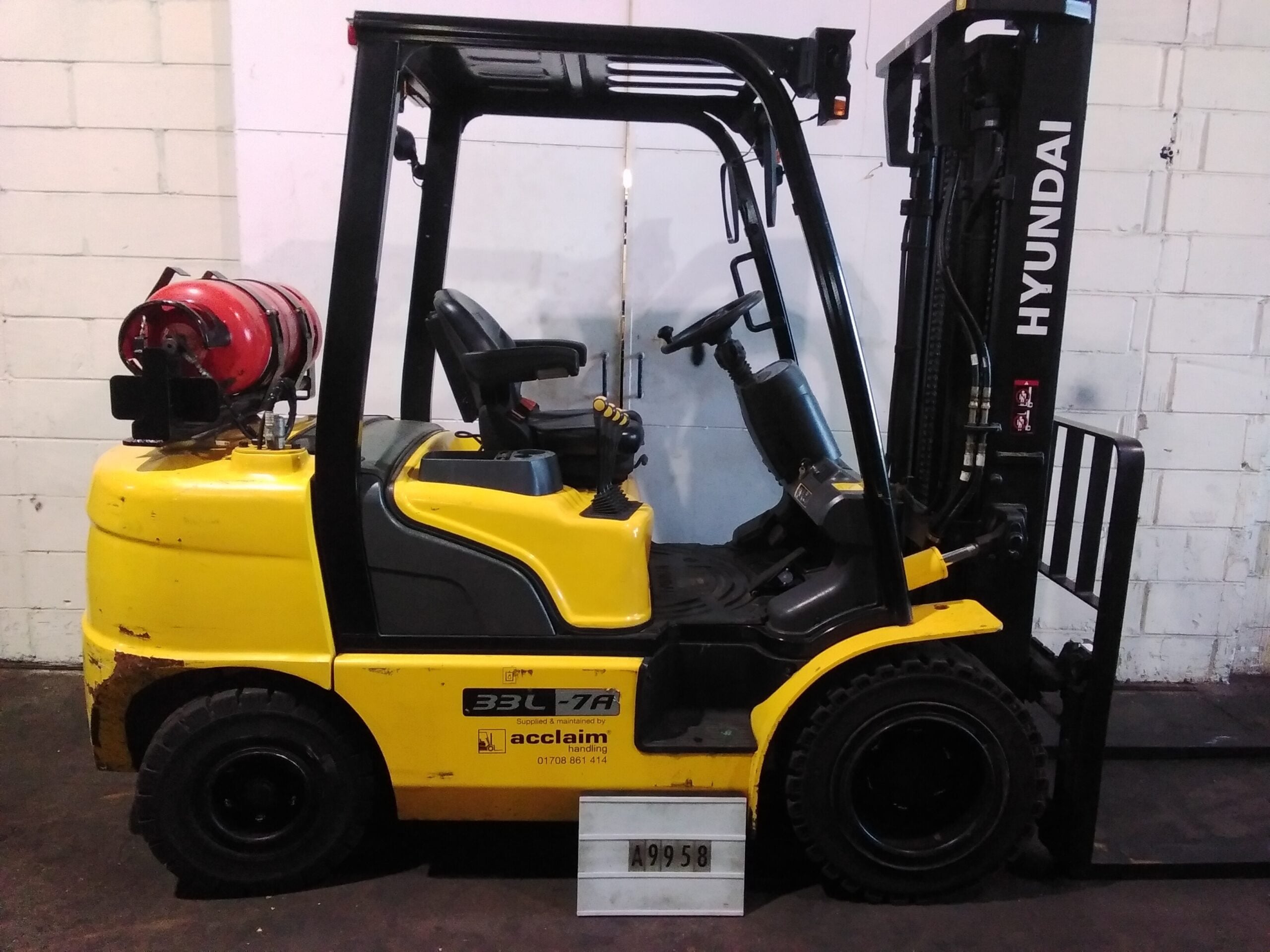 HYUNDAI 33L-7A