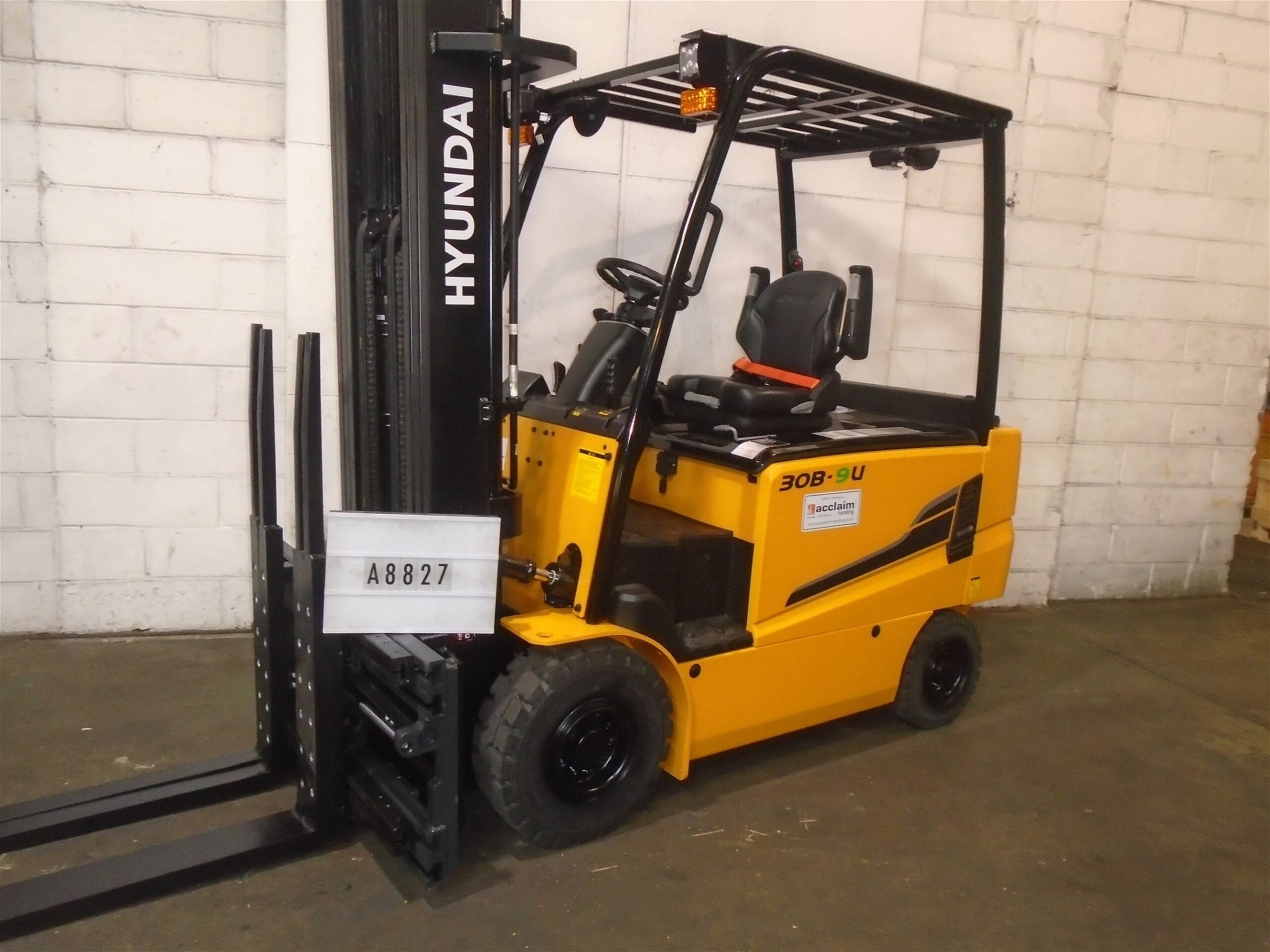 HYUNDAI 30B-9U
