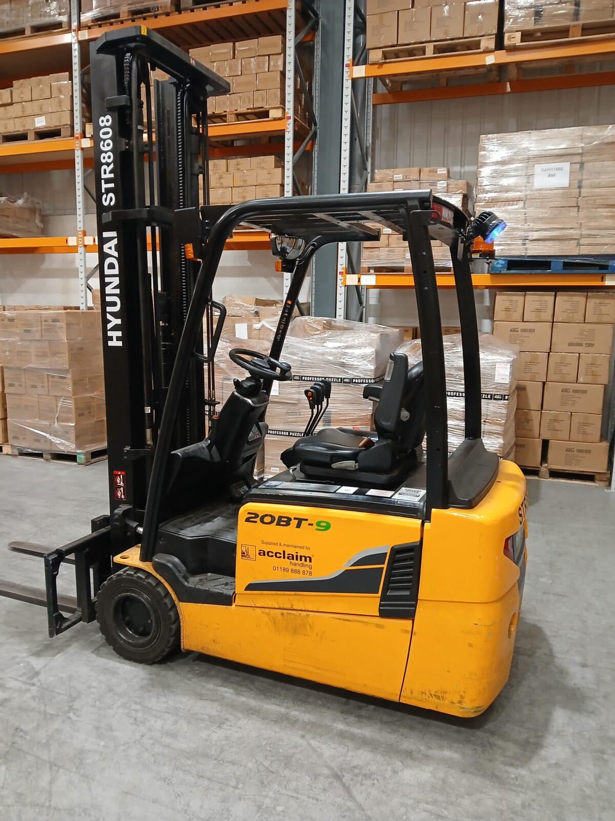 Used HYUNDAI 20BT-9 Electric Forklift
