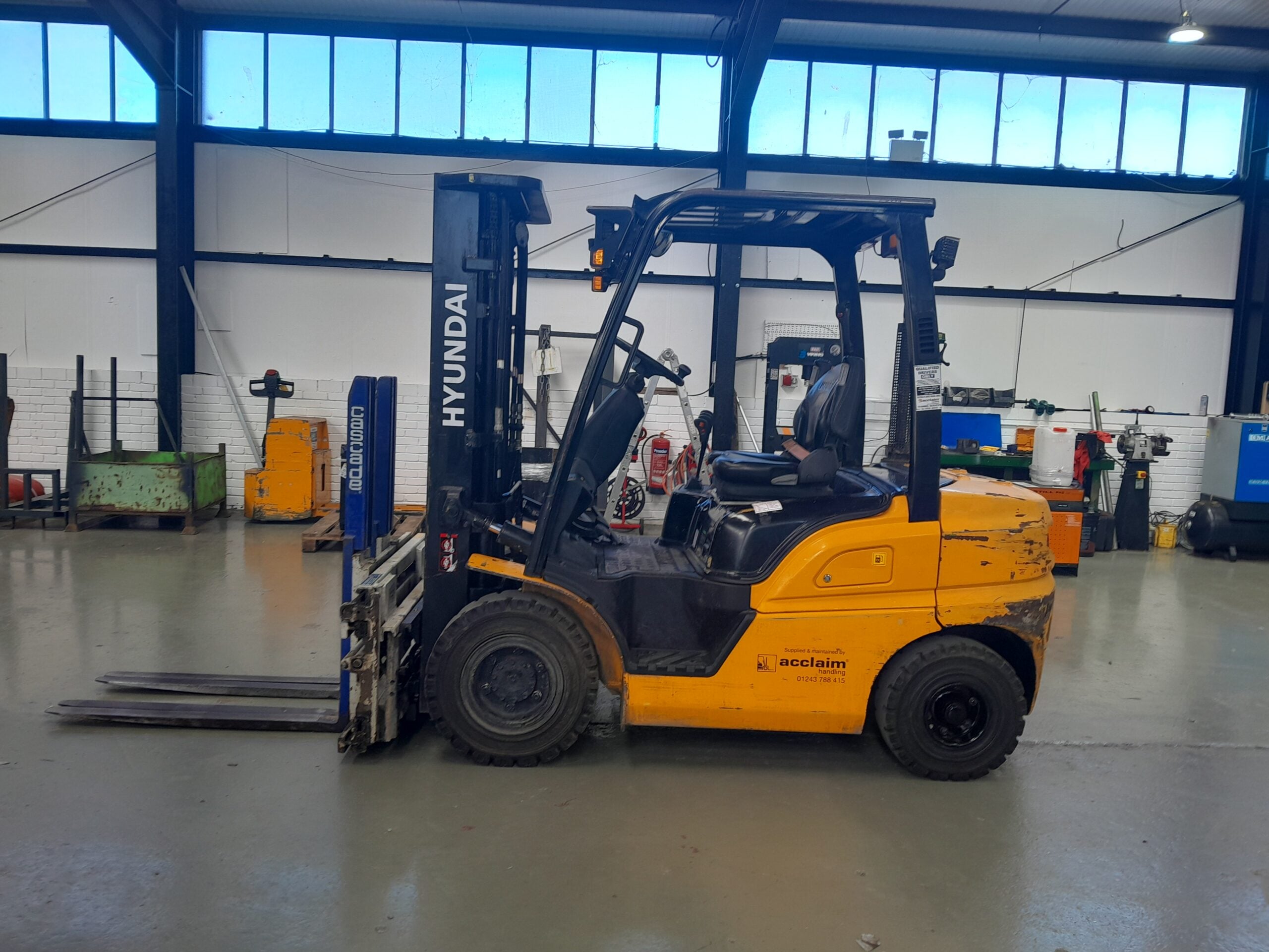 HYUNDAI 25D-9