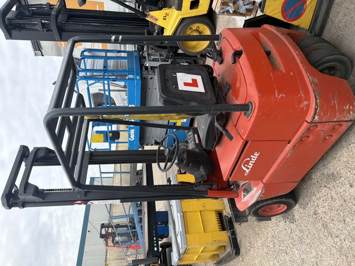 Used LINDE E12 Electric Forklift
