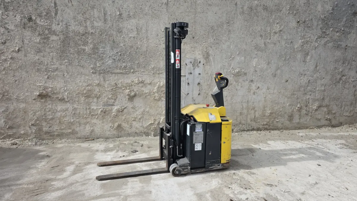 Used COMBILIFT CS1000 Pallet Stacker