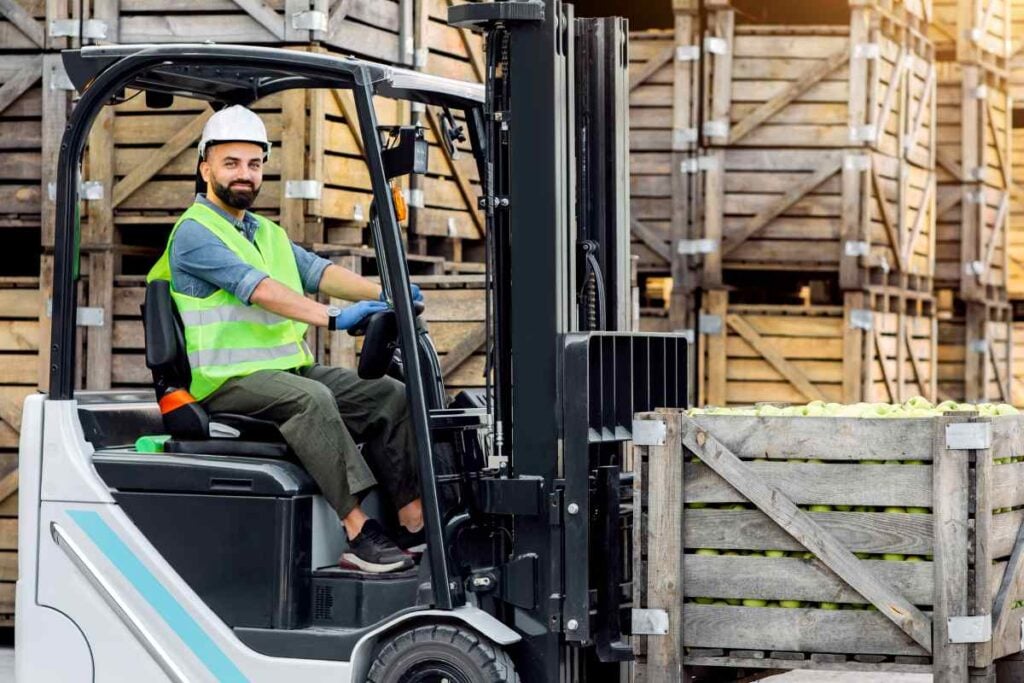 Warehouse service, work with orders, distribution to store and farmers market